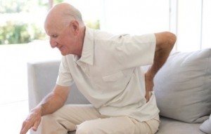 Người cao tuổi có nên tiếp tục bổ sung canxi để phòng bệnh loãng xương?