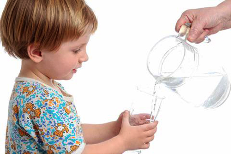 Khi nào thì bé có thể uống nước có ga hoặc nước khoáng? - Thực phẩm cộng đồng