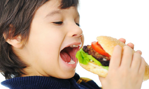 Trẻ chỉ thích thức ăn nhanh